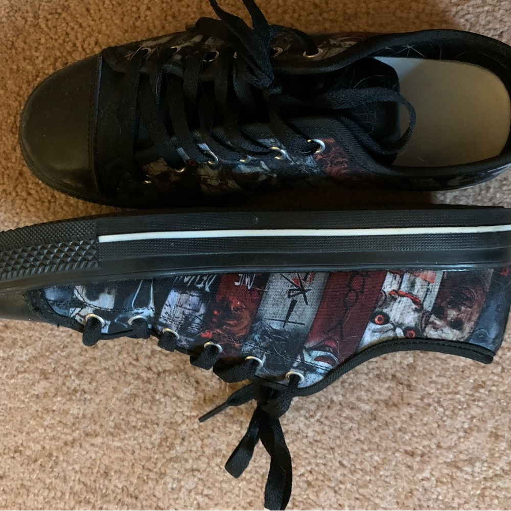 Horror movie sneaks
